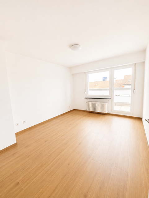 Helle Dachgeschosswohnung verfügt über 2 Balkone und Stadtblick – 1.5 Zimmer in Basel 8
