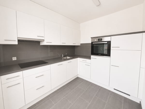 Helle Dachgeschosswohnung verfügt über 2 Balkone und Stadtblick – 1.5 Zimmer in Basel 6