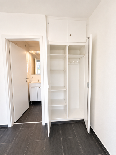 Helle Dachgeschosswohnung verfügt über 2 Balkone und Stadtblick – 1.5 Zimmer in Basel 10