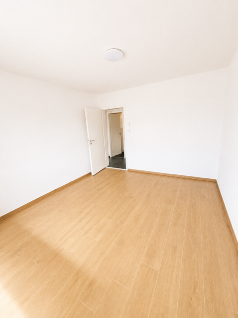 Helle Dachgeschosswohnung verfügt über 2 Balkone und Stadtblick – 1.5 Zimmer in Basel 14