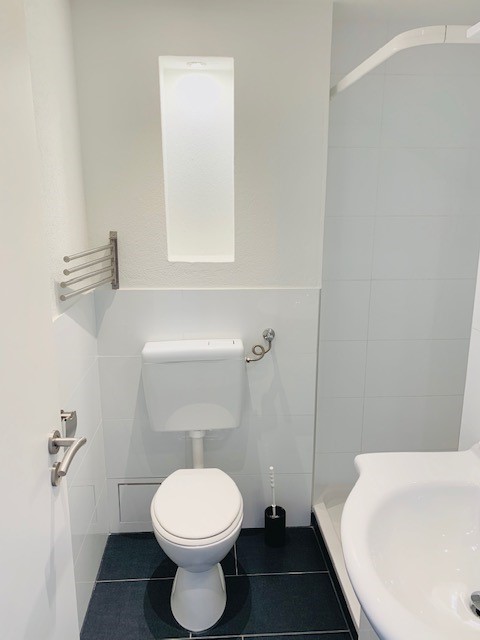Helle 2-Zimmer-Wohnung mit Balkon im 4. OG in Basel 10