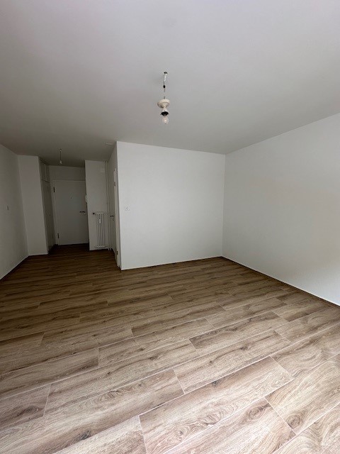 Attraktive, renovierte helle 2-Zimmerwohnung 1