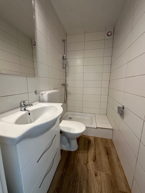 Attraktive, renovierte helle 2-Zimmerwohnung 9