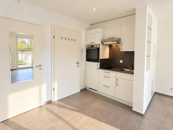 Moderne 2-Zimmer-Wohnung mit Balkon in Basel 3