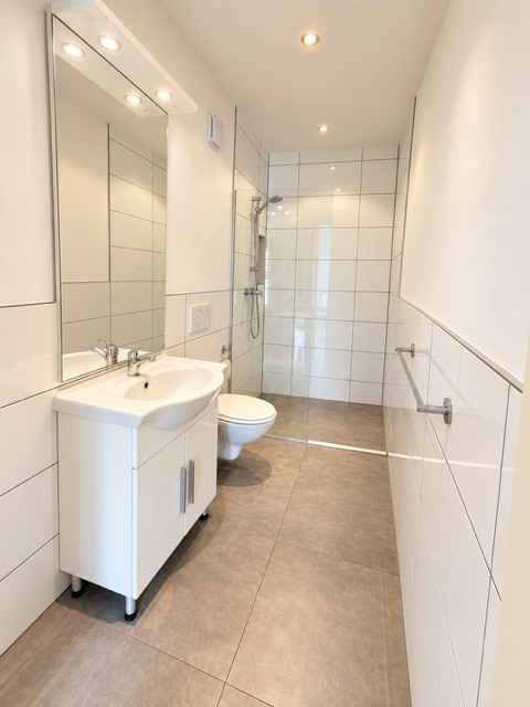 Moderne 2-Zimmer-Wohnung mit Balkon in Basel 4
