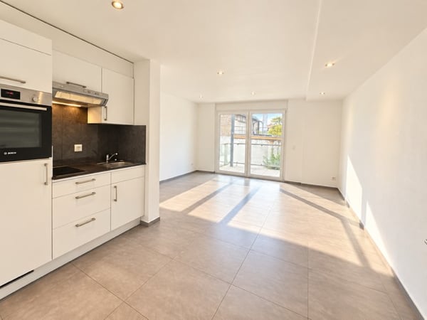 Moderne 2-Zimmer-Wohnung mit Balkon in Basel 1