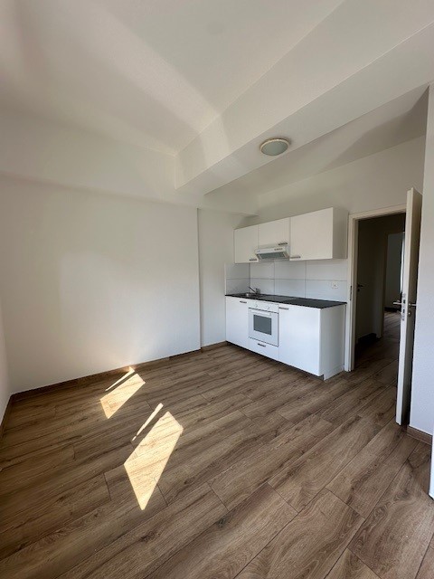 Charmante 2.5-Zimmer-Wohnung mit Balkon in Basel 10