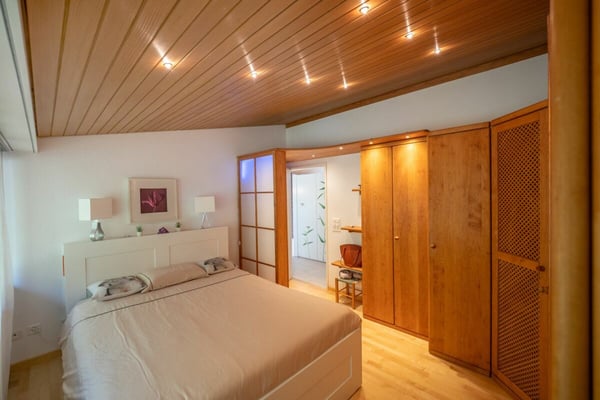 Fehr Immobilien - Lichterfüllte 4½-Zi.-Attikawohnung mit Alpensicht 8
