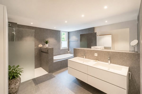 Fehr Immobilien - Exklusive 5½-Zimmer-Premium Terrassenwohnung 10