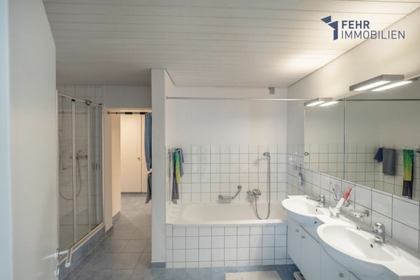 Fehr Immobilien - 4½-Zi.-Terrassenappartement mit herrlicher Aussicht 10