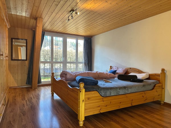 Grosszügige 6.5-Zimmer-Wohnung mit grosser Terrasse und Garten 5