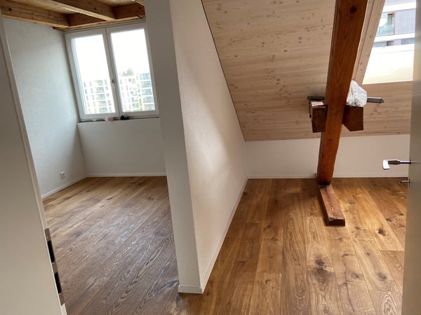 Charmante 2.5-Zimmer-Dachwohnung mit Galerie und Balkon in Liebefeld 16