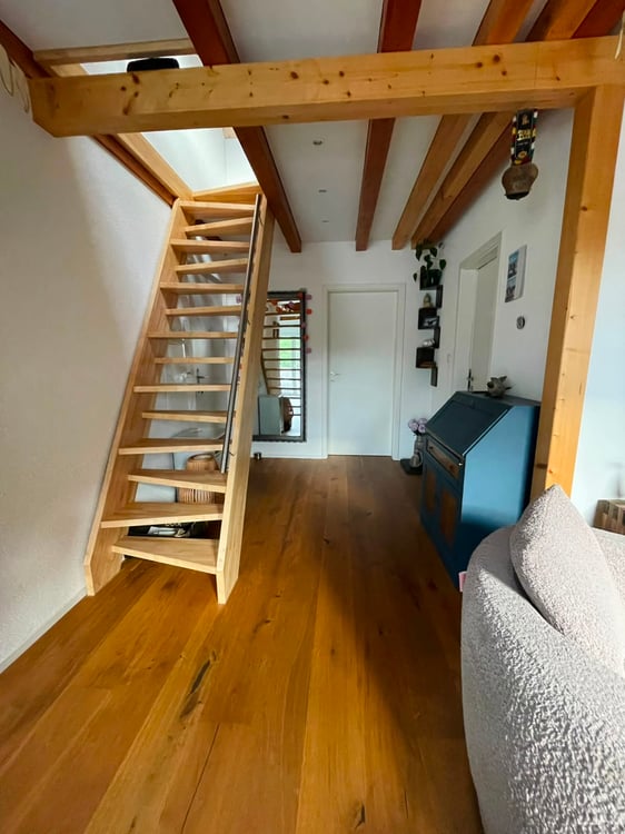 Charmante 2.5-Zimmer-Dachwohnung mit Galerie und Balkon in Liebefeld 5