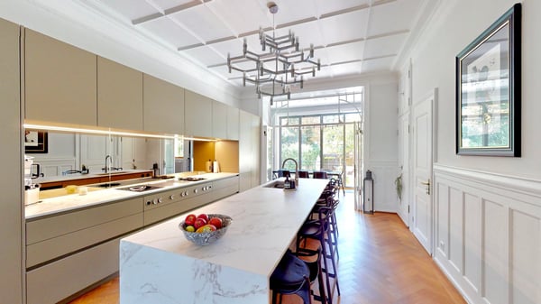 Highly renovated Art Nouveau Villa in the Paulus District with a large City Garden 3