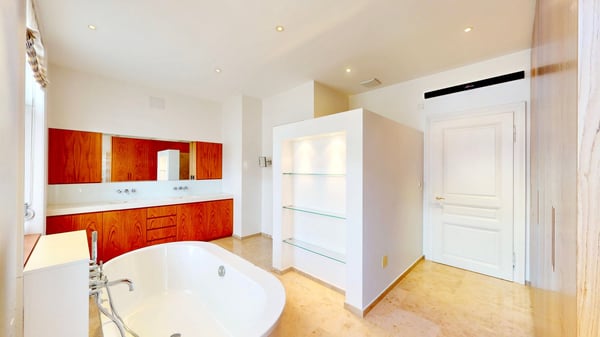 Fully renovated 2-room Art Nouveau villa with city garden in the heart of the Gellert district 9