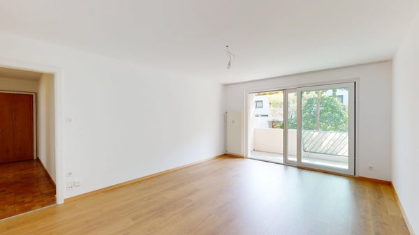 Exklusive 1-Zimmer-Riverside-Wohnung mit Balkon nahe Roche-Tower am Rhein 1