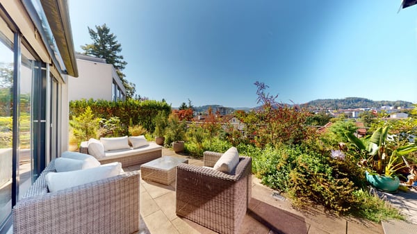 Helles Einfamilienhaus mit traumhafter Panoramaaussicht,Doppelgarage, gr. Aussenbereich & Lift 13