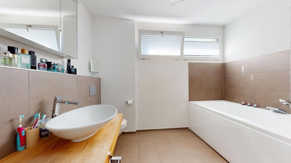 Helles Einfamilienhaus mit traumhafter Panoramaaussicht,Doppelgarage, gr. Aussenbereich & Lift 10