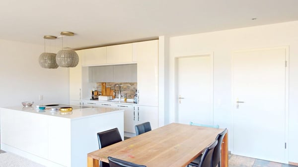 Helles Einfamilienhaus mit traumhafter Panoramaaussicht,Doppelgarage, gr. Aussenbereich & Lift 4