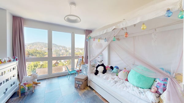 Helles Einfamilienhaus mit traumhafter Panoramaaussicht,Doppelgarage, gr. Aussenbereich & Lift 8