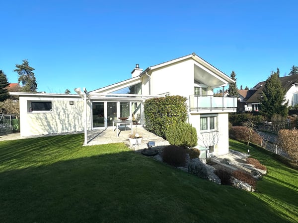 Muttenz : Freistehendes  - 1.5 Zi.- EFH auf traumhaftem Grundstück u. ruhiger Lage 1