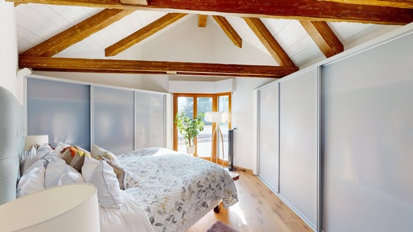 Repräsentative 9. Zi. Landhausvilla mit modernem Indoorpool am Muttenzer Dürrberg 9