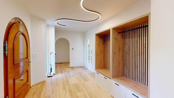 Repräsentative 9. Zi. Landhausvilla mit modernem Indoorpool am Muttenzer Dürrberg 2