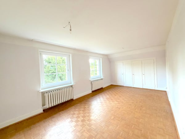 Stylish 10-Room Townhouse in a Prime Location in Riehen with a Stunning Garden and Garage Box 9