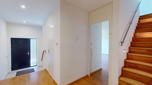 Schöne 4,5 Zi Maisonette-Wohnung mit überdachtem Balkon an ruhiger und begehrter Wohnlage in Riehen 4