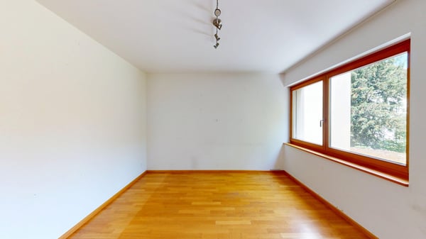 Schöne 4,5 Zi Maisonette-Wohnung mit überdachtem Balkon an ruhiger und begehrter Wohnlage in Riehen 9