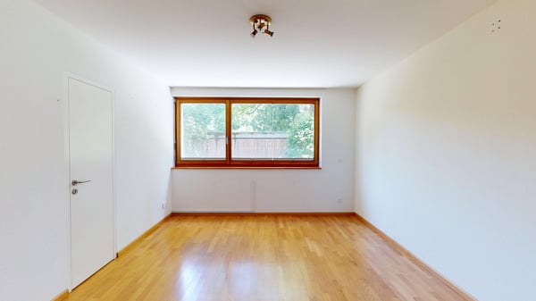 Schöne 4,5 Zi Maisonette-Wohnung mit überdachtem Balkon an ruhiger und begehrter Wohnlage in Riehen 3