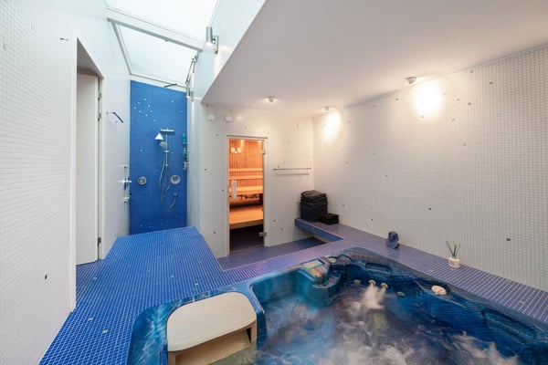 Traumhaftes eigenständiges REH mit wundervollem Garten totalsaniert und hochwertigem Edelstahlpool 10