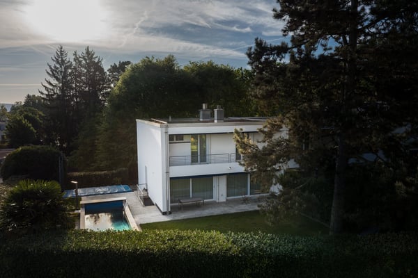 Traumhaftes eigenständiges REH mit wundervollem Garten totalsaniert und hochwertigem Edelstahlpool 1