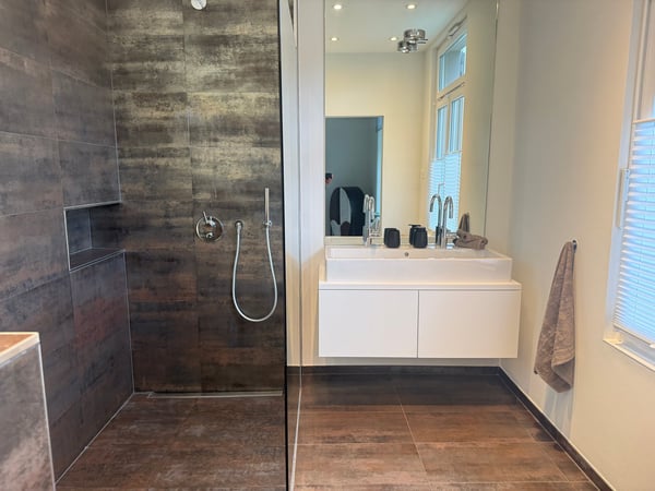 A fully refurbished 10-room townhouse in the Spalen district near  the Spalentor and  Uni of Basel 10