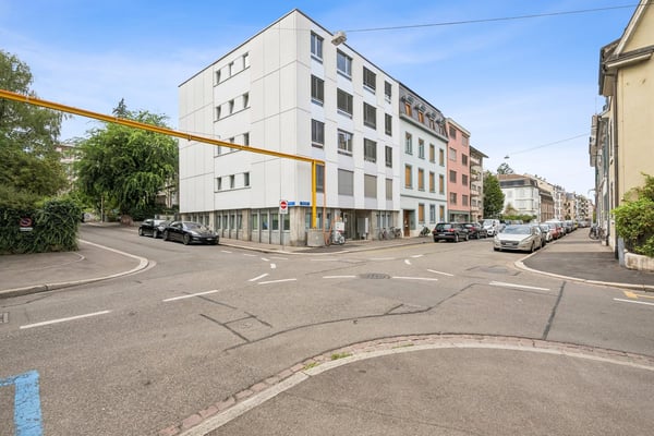 Hochwertig sanierte 2-Zimmer-Altbauwohnung im St. Johann 13