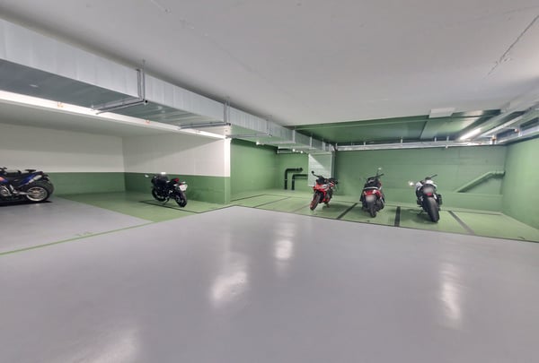 Sanierte Motorräder-/Lastenfahrzeugplätze 2
