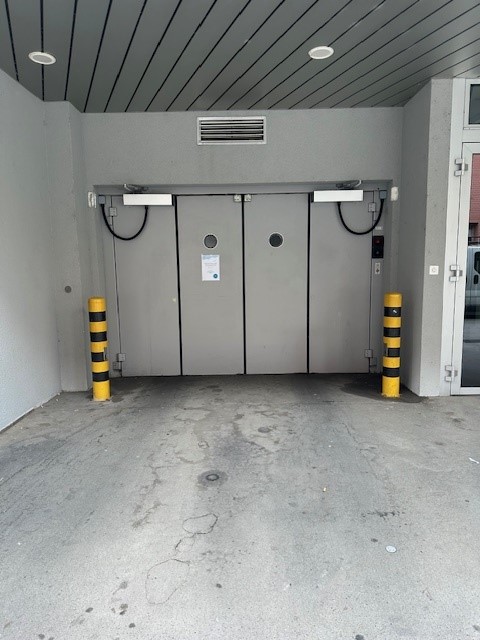 Clara-Quartier - Autoeinstellhallenplatz in geschlossenem Untergeschoss (Autolift) zu vermieten 1