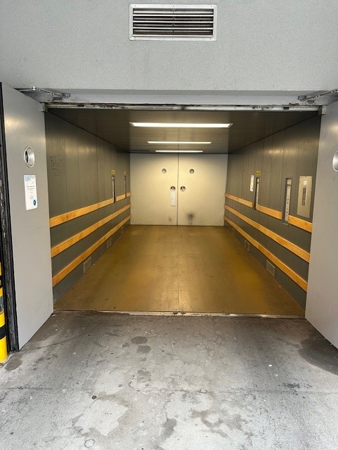 Clara-Quartier - Autoeinstellhallenplatz in geschlossenem Untergeschoss (Autolift) zu vermieten 2