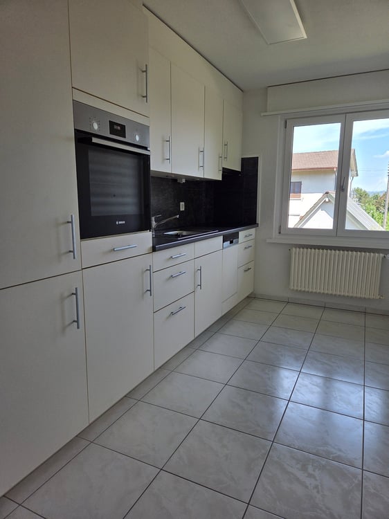 Gemütliche 3.5-Zimmer-Wohnung in Jegenstorf – ruhige Lage mit Balkon 2