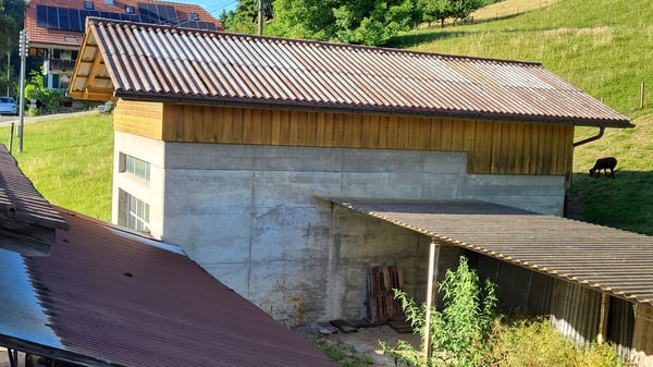 Wohnhaus mit Gewerbetrakt 7