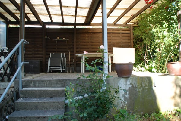 Wohnhaus mit Gewerbetrakt 14