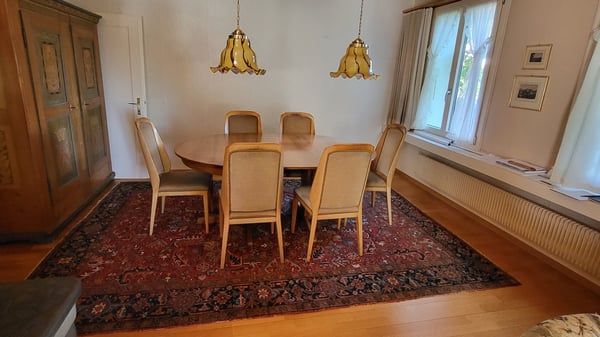 Wohnhaus mit Gewerbetrakt 30