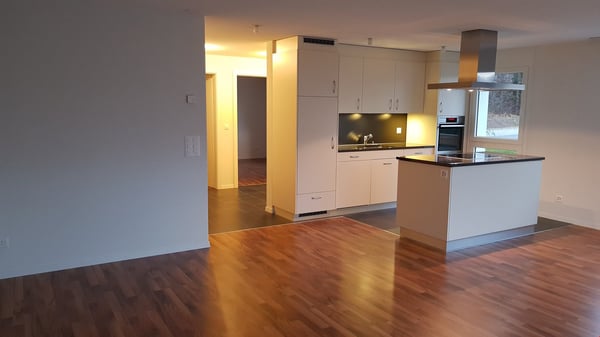 Moderne 3.5-Zimmerwohnung mit Sitzplatz