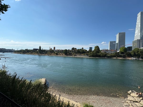 Im Kleinbasel zwischen Tinguely-Museum und Wettsteinbrücke direkt am Rhein 5