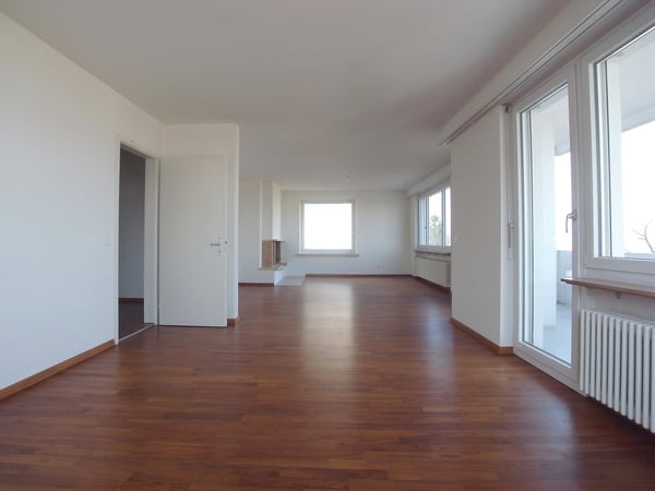 grosszügige Wohnung auf dem Bruderholz 2