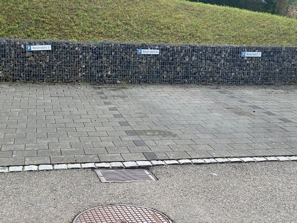 Aussenparkplätze in Büren ab sofort zu vermieten 2