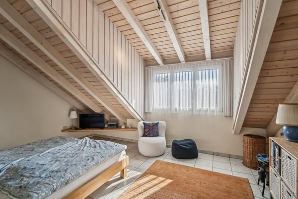 Charmante Dachwohnung mit Weitsicht 11