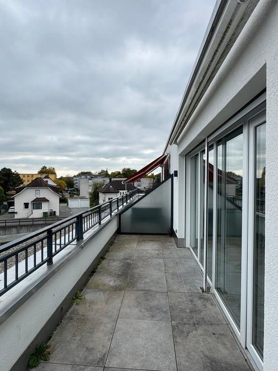 Moderne Dachwohnung mit Terrasse 8