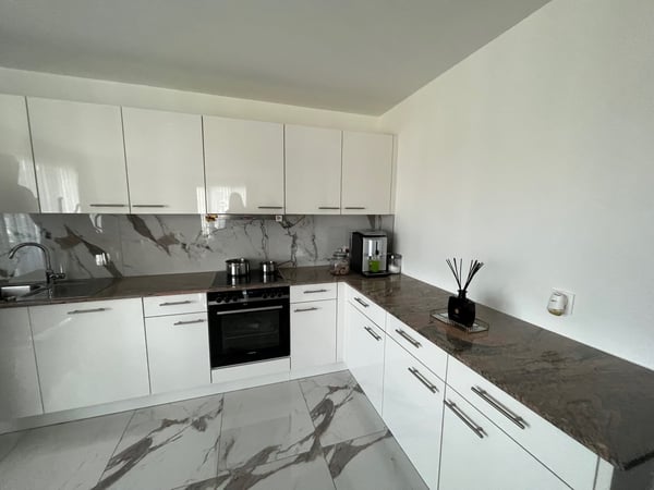 Moderne Dachwohnung mit Terrasse 2