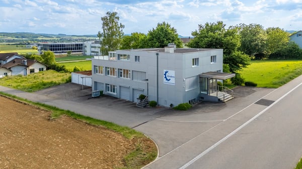 Vielseitige Gewerbeimmobilie mit Einliegerwohnung in Bettlach zu verkaufen 1